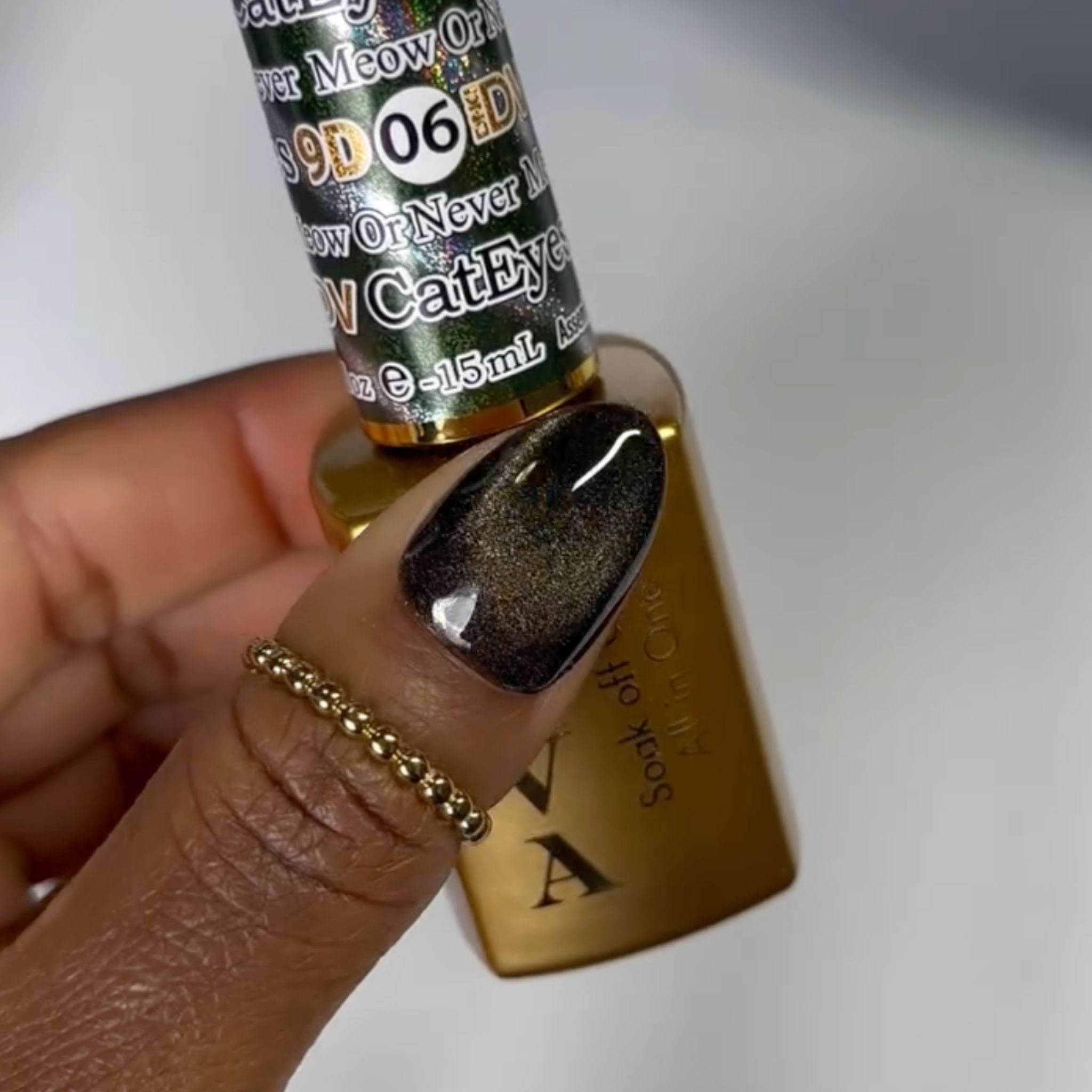 DIVA 9D Cat Eye Glassball #06 - Meow Or Never