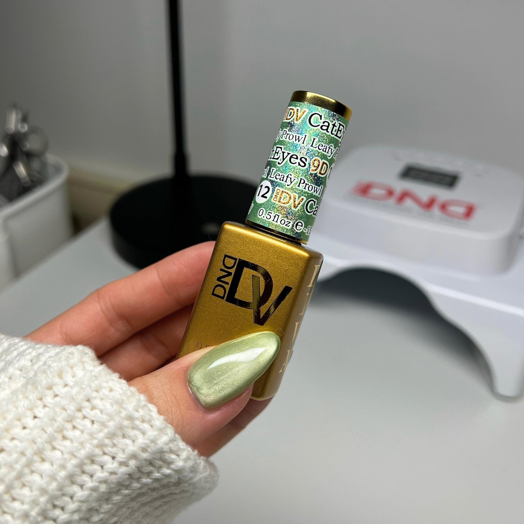 DIVA 9D Cat Eye Glassball #12 - Leafy Prowl