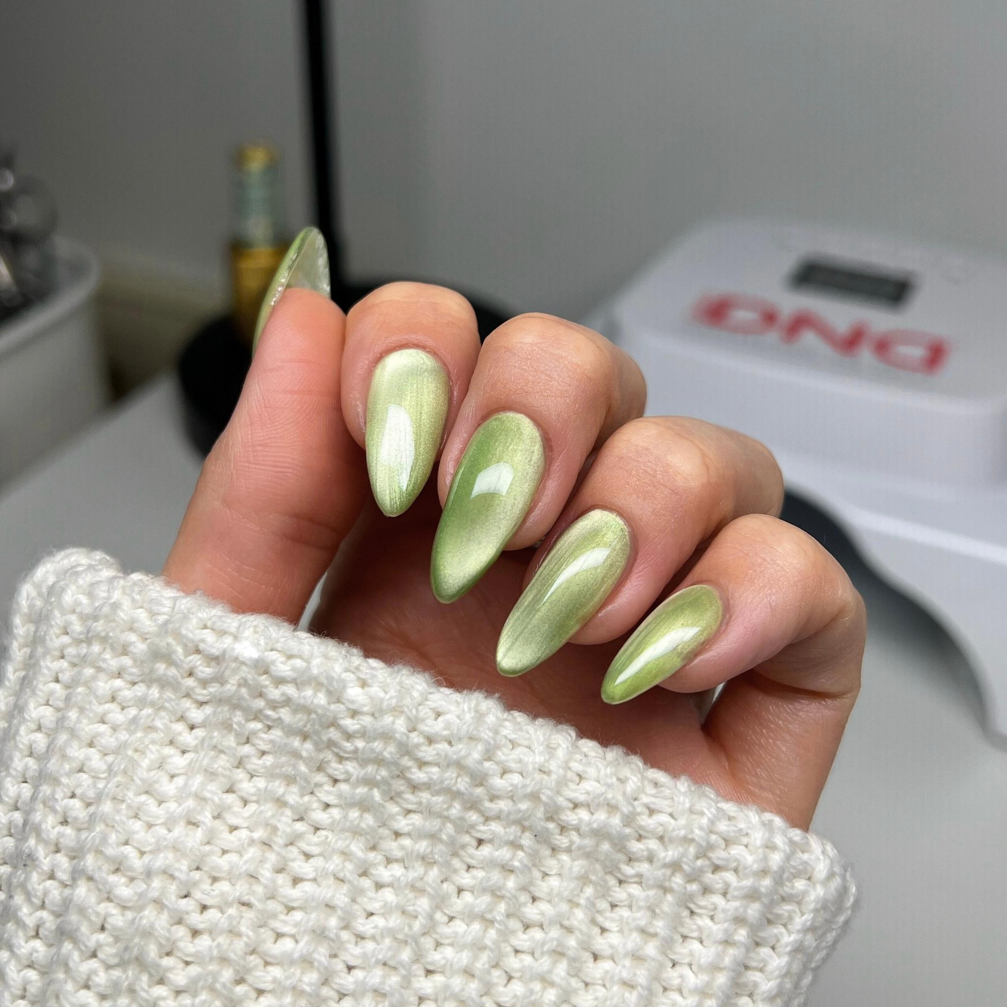 DIVA 9D Cat Eye Glassball #12 - Leafy Prowl