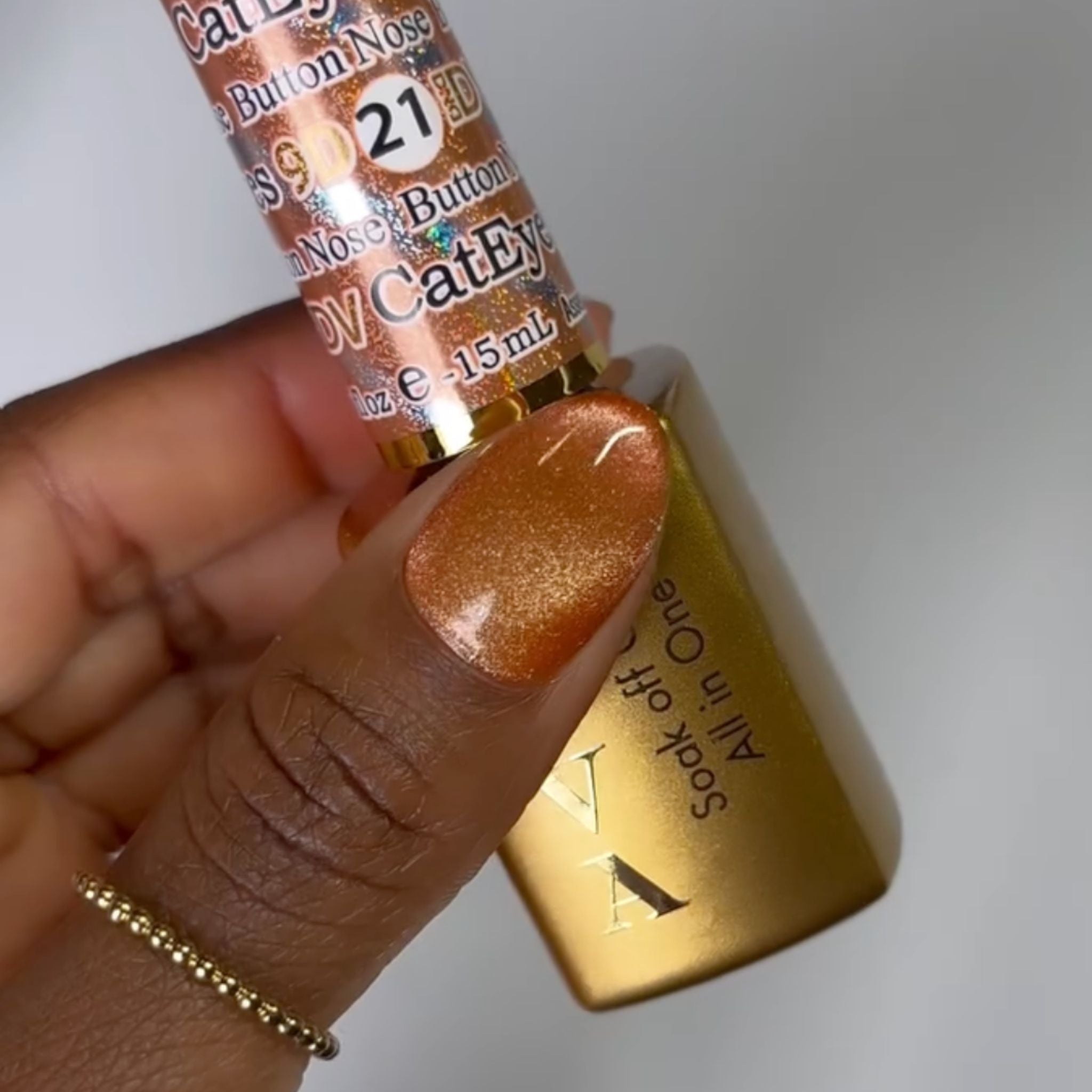 DIVA 9D Cat Eye Candy #21 - Button Nose