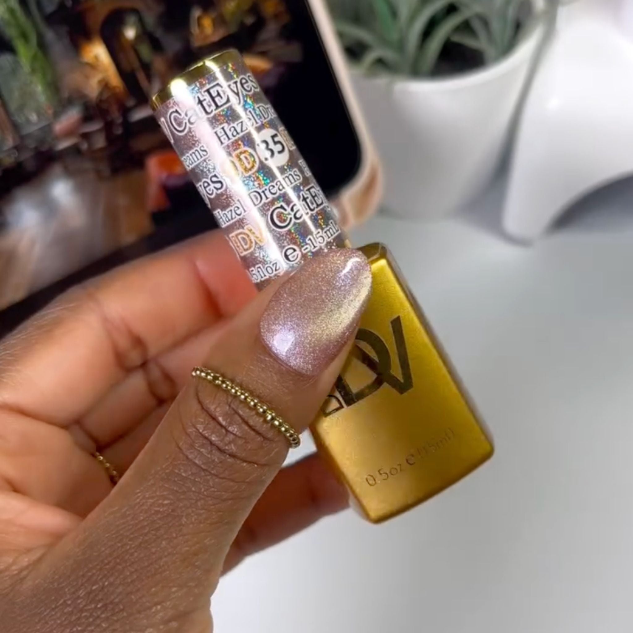 DIVA 9D Cat Eye Daydream #35 - Hazel Dreams